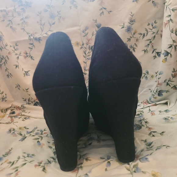 Used-2/$20- black platforms size 8 - Picture 3 of 4